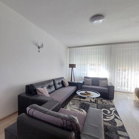 Private Apartments Prishtina Pristina Esterno foto